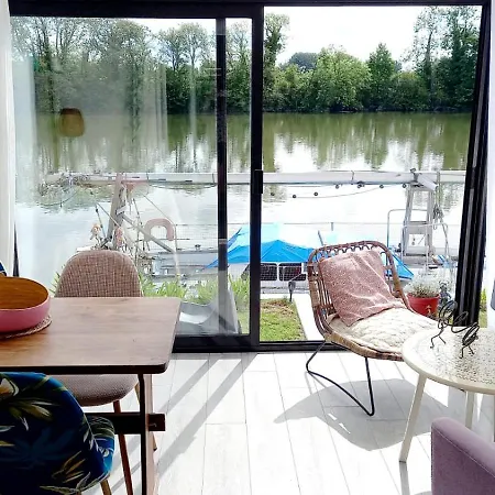 Petite Maison Bord De La Seine