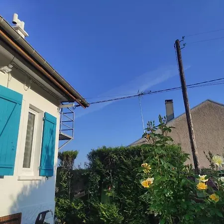 Holiday home Petite Maison Bord De La Seine